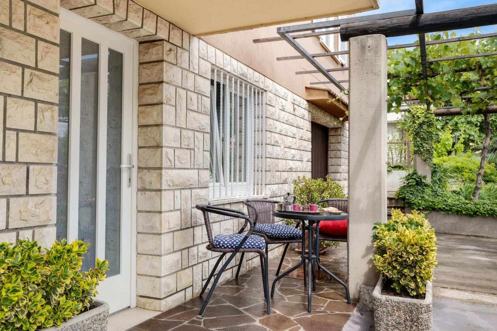 Appartamento Apartma Valentina Pobegi Esterno foto